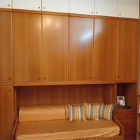 Armadio a ponte con 2 letti singoli 