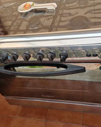 forno a gas con piano cottura a 6 fuochi