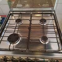  cucina 4 fuochi tutti funzionanti 