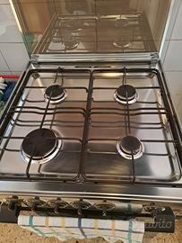  cucina 4 fuochi tutti funzionanti 