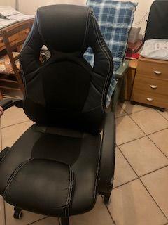 Sedia da ufficio o gaming ergonomica con ruote