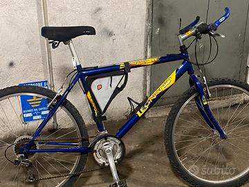 Bicicletta, uomo mountainbike