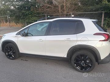 PEUGEOT 2008 HDI GT Line