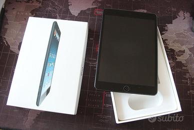 Mini ipad con tastiera.