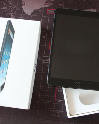 Mini ipad con tastiera.