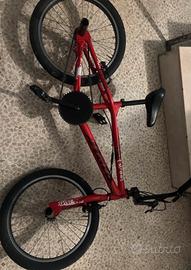 Bici bmx atala rossa