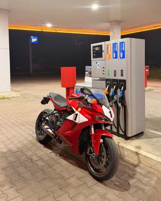 Ducati supersport 950 (2018)