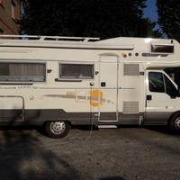 VENDO bellissimo Camper mansardato Benimar