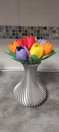 Vaso con 8 tulipani colorati in PLA