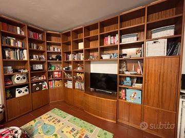 Libreria in legno massello