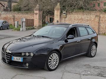 Alfa Romeo 159 1.9 JTDm 16V Sportwagon Distinctive