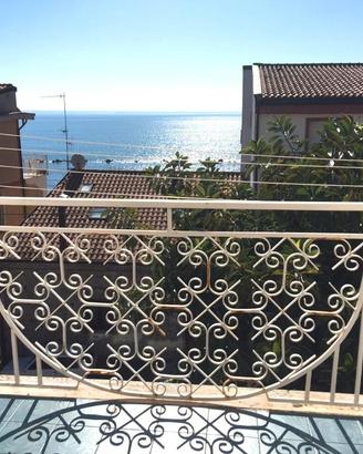 Pioppi appartamento 20 metri dal mare. Parcheggio