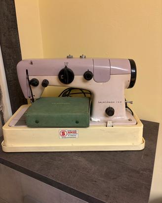 Macchina da cucire vintage Salmoiraghi 133