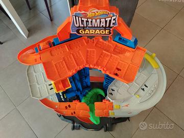 Hot Wheels T-Rex Ultimate Garage 