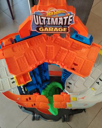 Hot Wheels T-Rex Ultimate Garage 