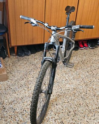 Bici Nukeproof Nuova 27.5