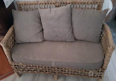 Divanetto rattan con cuscini