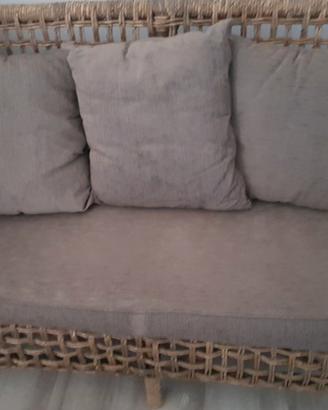 Divanetto rattan con cuscini