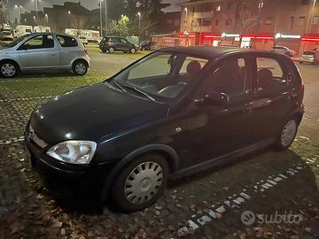Opel corsa bebzina  2005