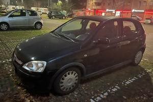 Opel corsa bebzina  2005