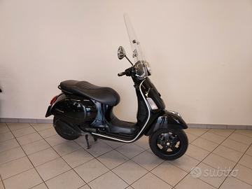 Piaggio Vespa GTS 250