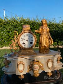 Orologio antico da camino in marmo