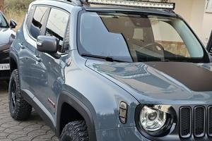 Jeep renegade trailhawk speciale