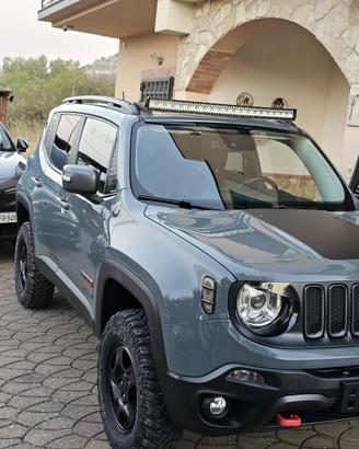 Jeep renegade trailhawk speciale