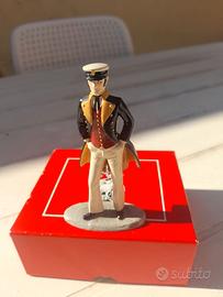 Statuetta in piombo raffigurante Corto Maltese