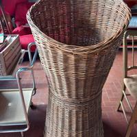 espositore in vimini