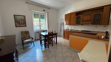 Appartamento primo piano vicino al mare