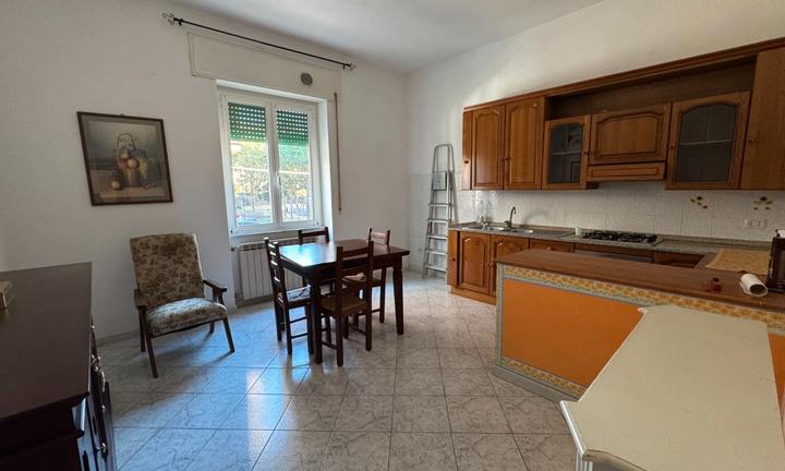 Appartamento primo piano vicino al mare