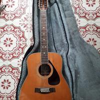 chitarra acustica Yamaha 12 corde 