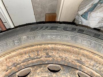 Gomme e cerchi  da neve