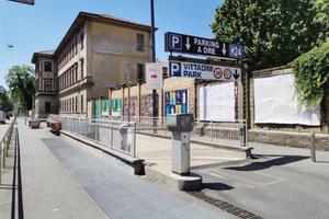 Box / Garage di 16 m² a Milano