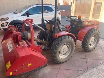 Trattore agricolo