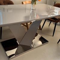 Fratelli Tomasucci tavolo