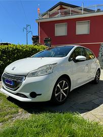 Peugeot 208-2012-neopatentati