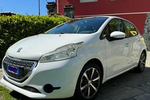 Peugeot 208-2012-neopatentati