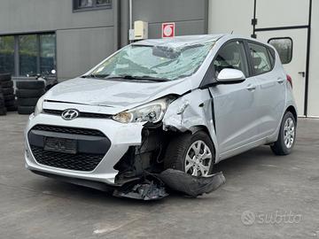 HYUNDAI I10 per ricambi usati B3LA