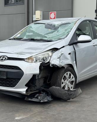HYUNDAI I10 per ricambi usati B3LA