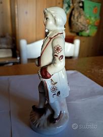 Statuina in fine porcellana, primi del 900