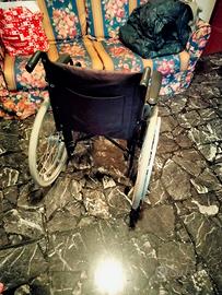 Sedia a rotelle usata