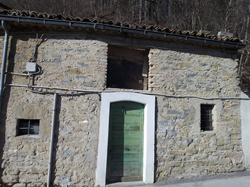 Rustico 80 mq + 10 mq spazio all' aperto