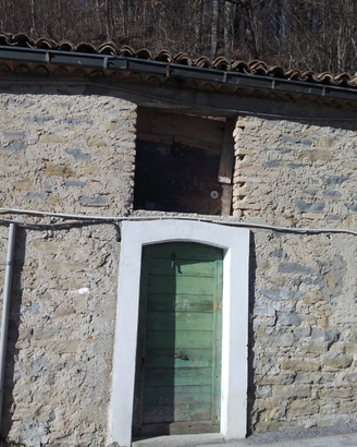Rustico 80 mq + 10 mq spazio all' aperto