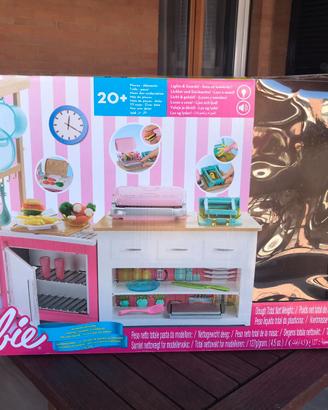Barbie Cucina da Sogno con bambola e accessori