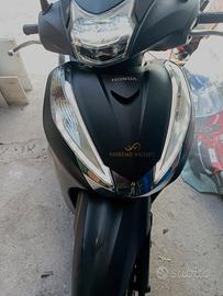 SH 300i sport