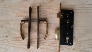 Maniglia in ottone e serratura antica anni '50