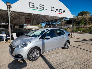 Peugeot 208 BENZINA