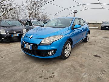 Renault Megane Mégane 1.5 dCi 110CV Live - NeoPate